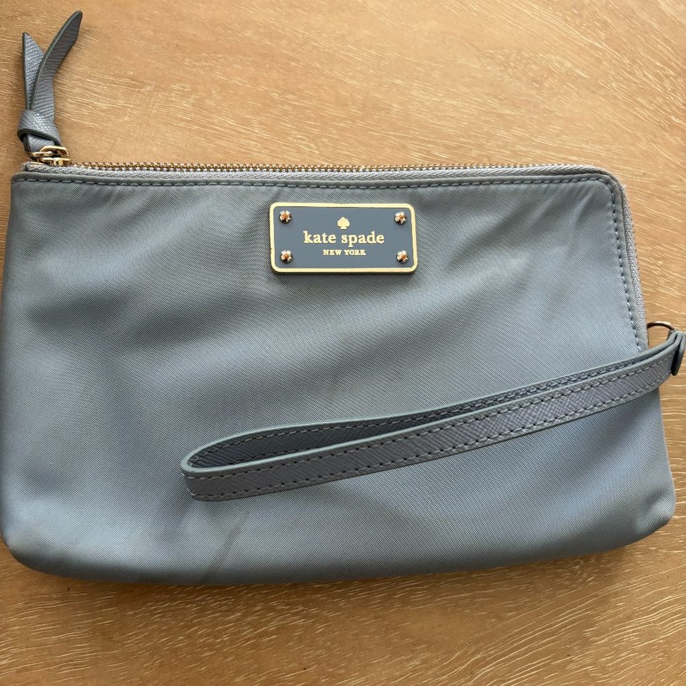 Kate Spade Wristlet - wilson road leoni